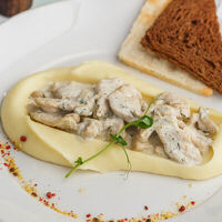 Бефстроганов из курицы в Конфитюр