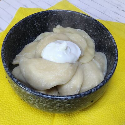 Вареники с картошечкой 12 шт. в ШАУРМАНИЯи НЕ ТОЛЬКО по цене 309 ₽