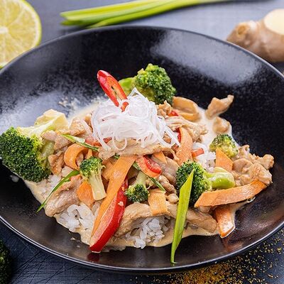 Чикен Райс Карри с кокосом в SushiDays по цене 329 ₽