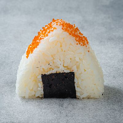 С тартаром из лосося в Maneki по цене 370 ₽