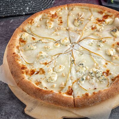 Пицца с грушей и горгондзолой в Новые Лица по цене 920