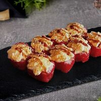 Запеченный с жареным лососемв Hanami