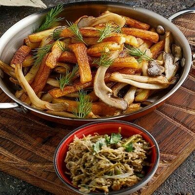 Жареный картофель с грибами и джонджоли в Баклажан в ТЦ 