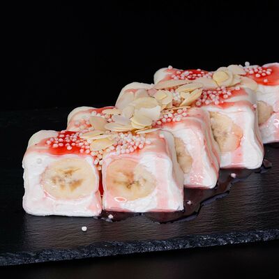 Сладкий ролл Клубничный в СушиТаяки по цене 649 ₽