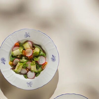 Салат из свежих овощейв Тепло по цене 600 ₽