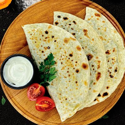 Кутабы с сыром и зеленью в Mr. Beluga по цене 490 ₽