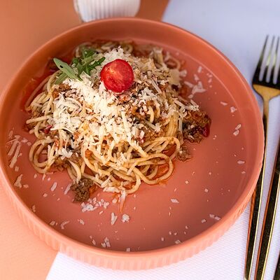 Спагетти Болоньезе в Wow Tortik по цене 590 ₽