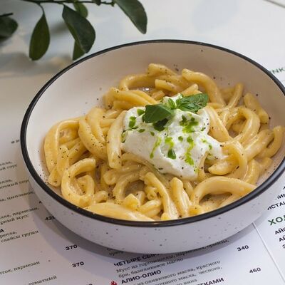 Паста четыре сыра в FASTA PASTA по цене 390 ₽