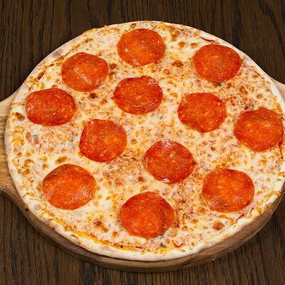 Пицца Пепперони в Семейные традиции по цене 800 ₽