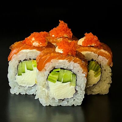 Карамельный Лосось спайси в Yummy Sushi по цене 425 ₽