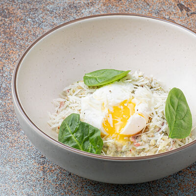 Зеленая гречка с беконом в стиле карбонара в Темп по цене 650 ₽