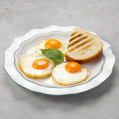 Яичница глазунья с топпингами в Peperoni по цене 360 ₽