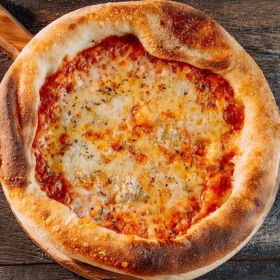 Пицца Четыре Сыра Премиум в Перчини на огне по цене 350