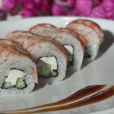 Филадельфия с креветкой в Сакура по цене 990 ₽