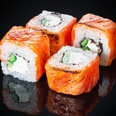 Филадельфия опаленная в Bao sushi по цене 750 ₽