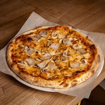 Пицца индейка грибы 30 см в Polla Vina по цене 890 ₽