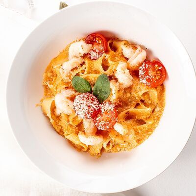 Паста с креветками в соусе том ям в Mojo по цене 570 ₽