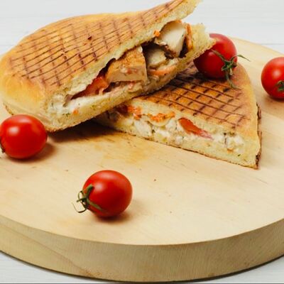 Шаурма с курицей в пите в Шаурма time по цене 360 ₽