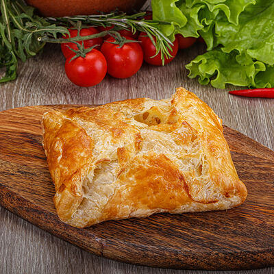 Слоеное хачапури в Грузинский дворик по цене 250 ₽