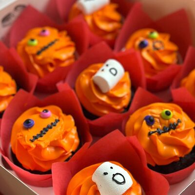 Девять капкейков Хеллуин в The.cakes_spb по цене 3700 ₽