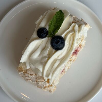 Меренговый рулетв Coffeelab 39 по цене 455 ₽