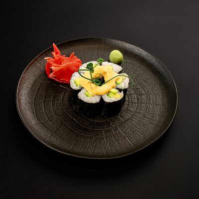 Ролл с авокадов Oji по цене 280 ₽