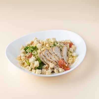 Цезарь с курицей в Шарики по цене 470 ₽
