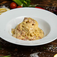 Спагетти Карбонара в Villa Pasta