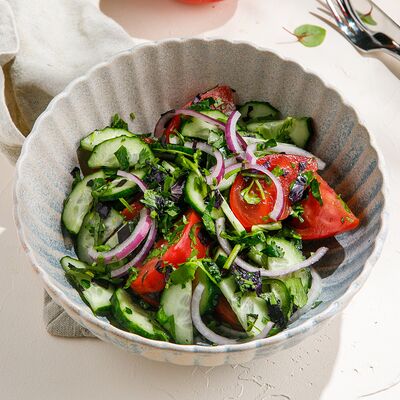 Овощной салат по-грузински со специями в Мангал&Грузия по цене 550 ₽