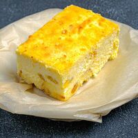 Запеканка творожная с изюмомв Лимончелло