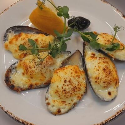 Мидии киви, запеченные под сыром в Маск по цене 1045 ₽