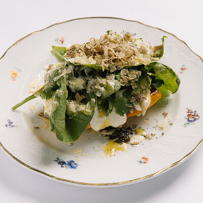 Тыква с черным трюфелем, грибами и медово-горчичным соусом в Saviv по цене 1255 ₽