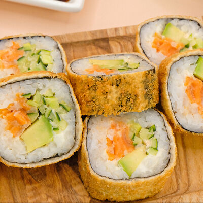 Сяке-сан темпура в Food74 Court Суши Пицца по цене 650 ₽