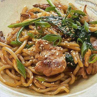 Удон с курицей и вешенками в соусе терияки в Кофейня №1 по цене 425 ₽