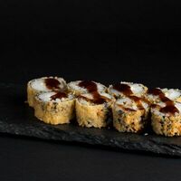 Ролл с угрем в Mesto Sushi & Grill