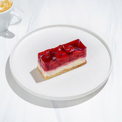 Чизкейк клубничный с маскарпоне в Магбургер & Братья Караваевы по цене 185