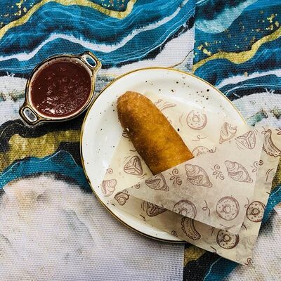 Сосиска жаренаяв Чайхана 24 Халяль по цене 125 ₽