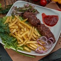 Люля кебаб с фри в ЕМясо