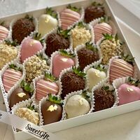 Клубника в шоколаде Ажур в SweetGift клубника в шоколаде