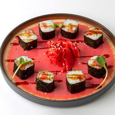 Ролл с копченым лососем и огурцом в Акияна по цене 300 ₽