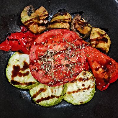 Овощи гриль в О2 Lounge cafe по цене 350 ₽