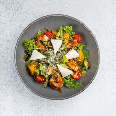 Салат с креветкой в Pizza & Roll по цене 715 ₽