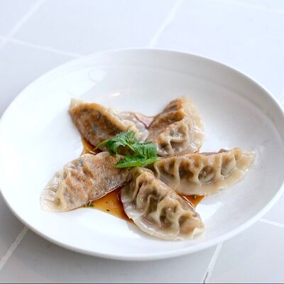 Гедза с грибами и овощами в Кукумбер по цене 490