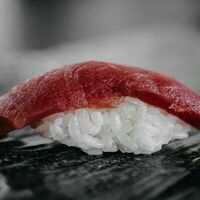Суши тунец в Shima