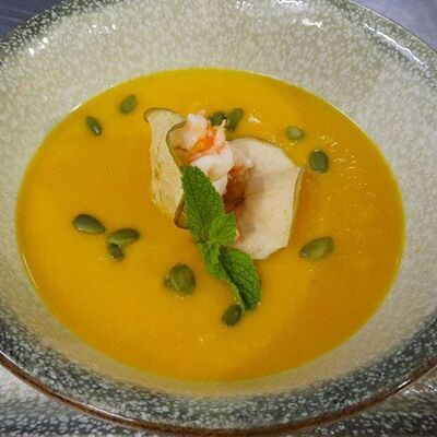 Крем-суп из тыквы с креветками в Дюшес по цене 550