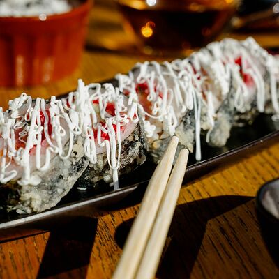 Горячий ролл Аге-Маке в Пряности по цене 885 ₽