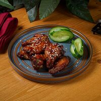 Куриные крылья BBQ в Гастробар Библиотека