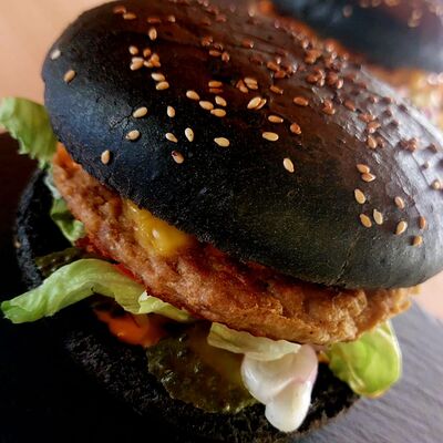 Классический бургер в Берлога по цене 610 ₽