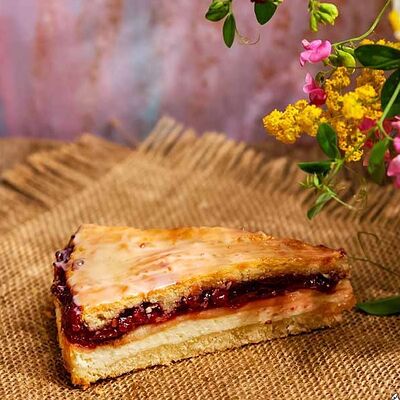 Кухен немецкий с вишней в Ватрушка по цене 295 ₽