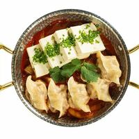 Манду острые с говядиной и жареным кимчив YA WON